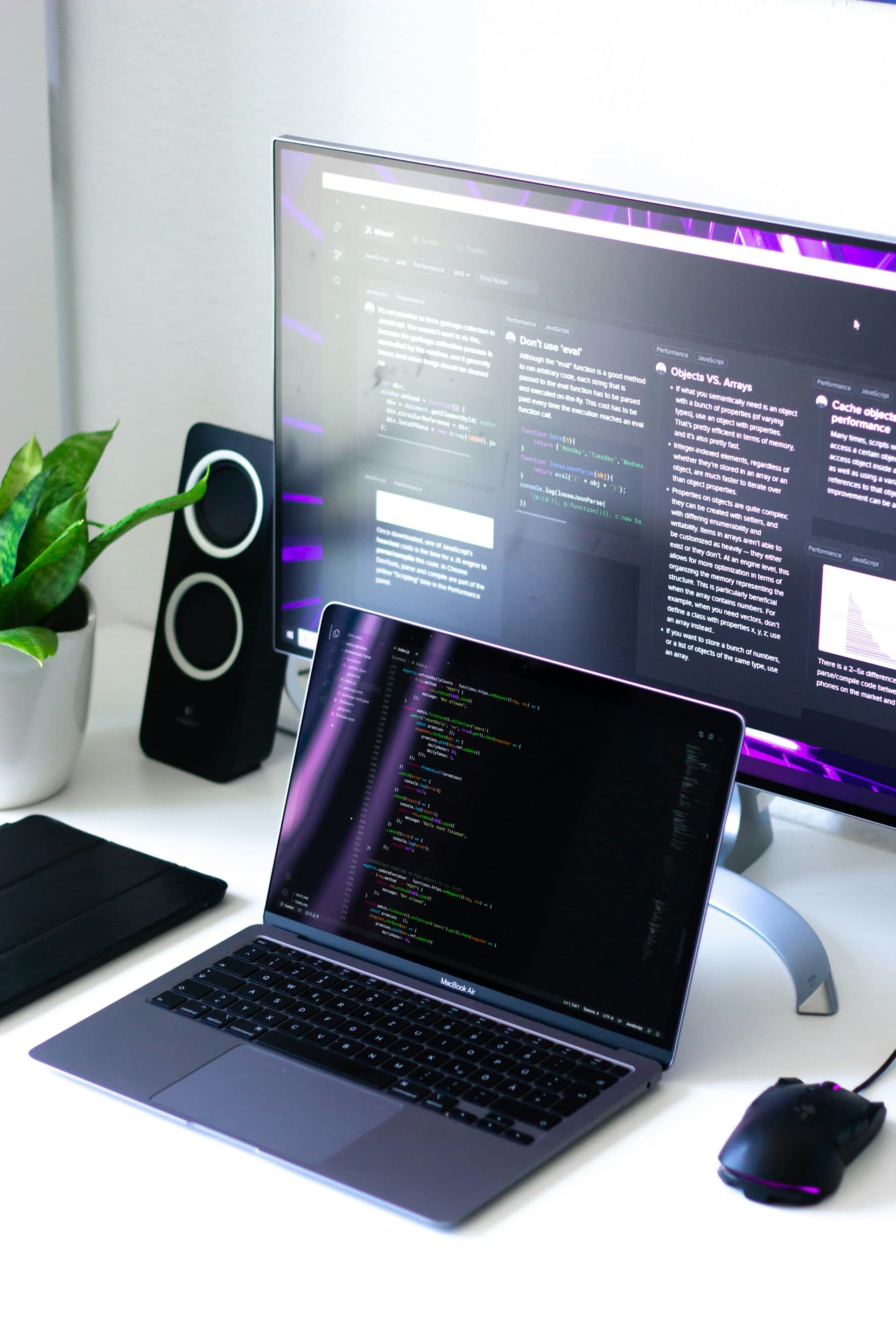 Laptop Nóng Quá, Quạt Kêu To: Vệ Sinh Hay Thay Linh Kiện? Giải Đáp