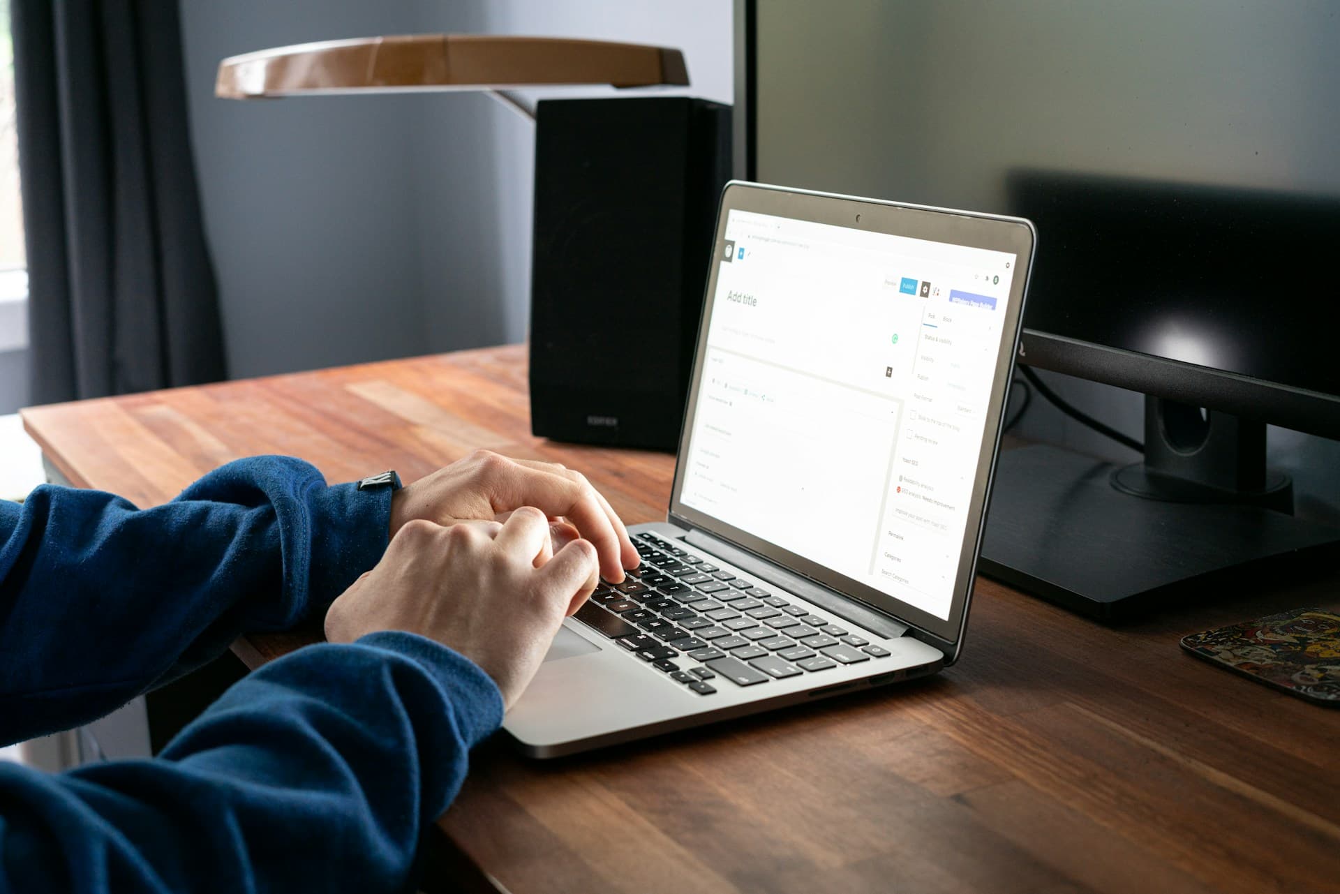 Laptop Sạc Không Vào Pin: Lỗi Củ Sạc, Dây, Hay Pin? Báo Giá Sửa