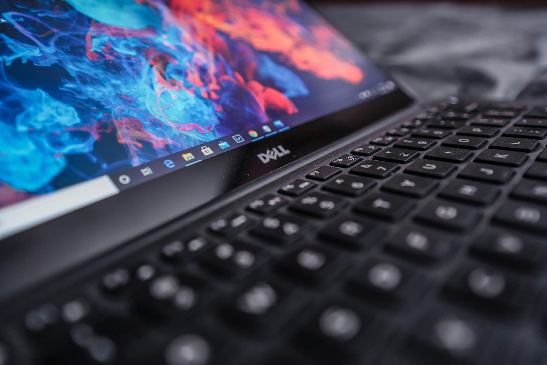 Laptop Dell XPS 15 OLED | Core i7-13700H | 32GB | 1TB SSD ảnh 2