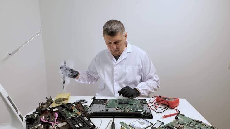 Sửa Laptop Không Lên Nguồn / Chết Nguồn