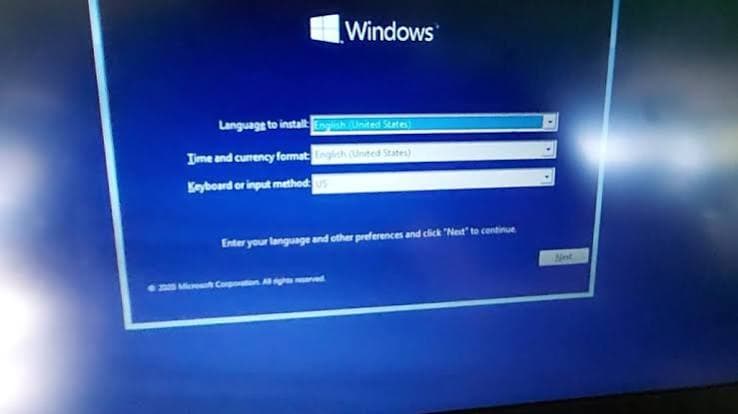 Cài Windows 11 Laptop